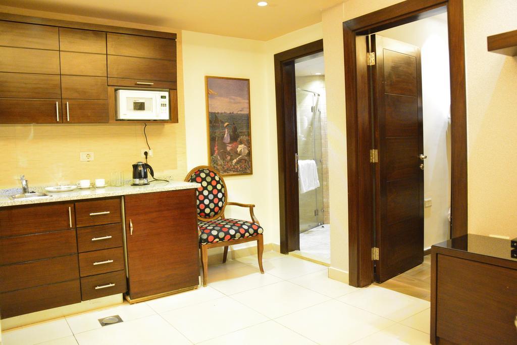 Nadine Hotel Suites Amã Exterior foto